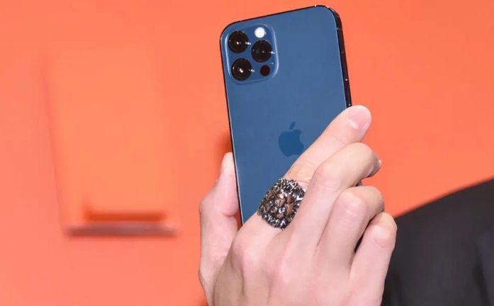 临湘苹果手机维修分享iPhone12系列重启方法教程 